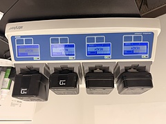 Stryker Universal Battery Charger w/ batteries
